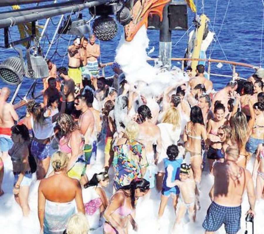 bodrum boat dance