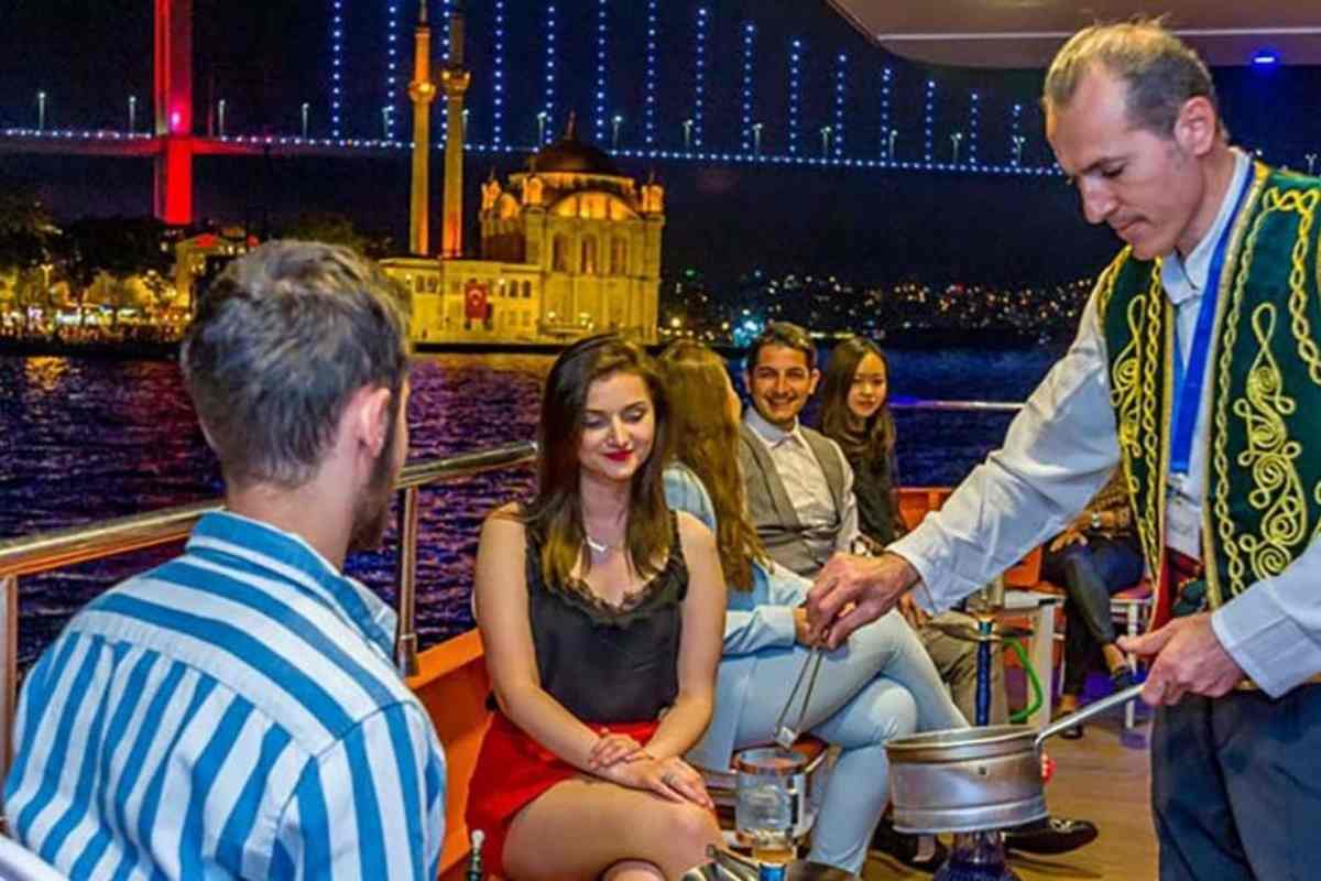 Istanbul Bosphorus Night party tour with Dinner Cruise